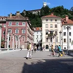 Lägenhet Aurora Luxury Riverside *