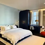 Aurora Luxury Riverside *