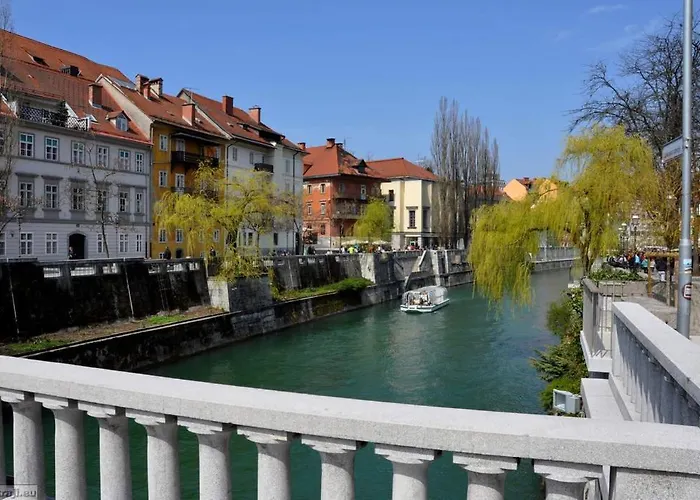 Aurora Luxury Riverside לובליאנה