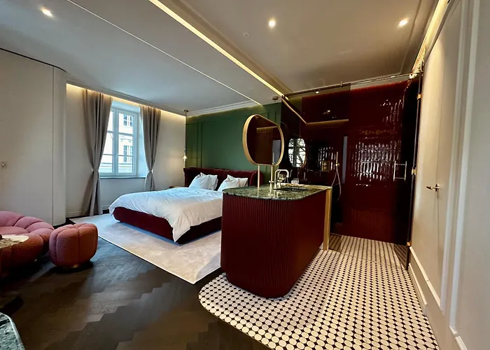 Aurora Luxury Riverside